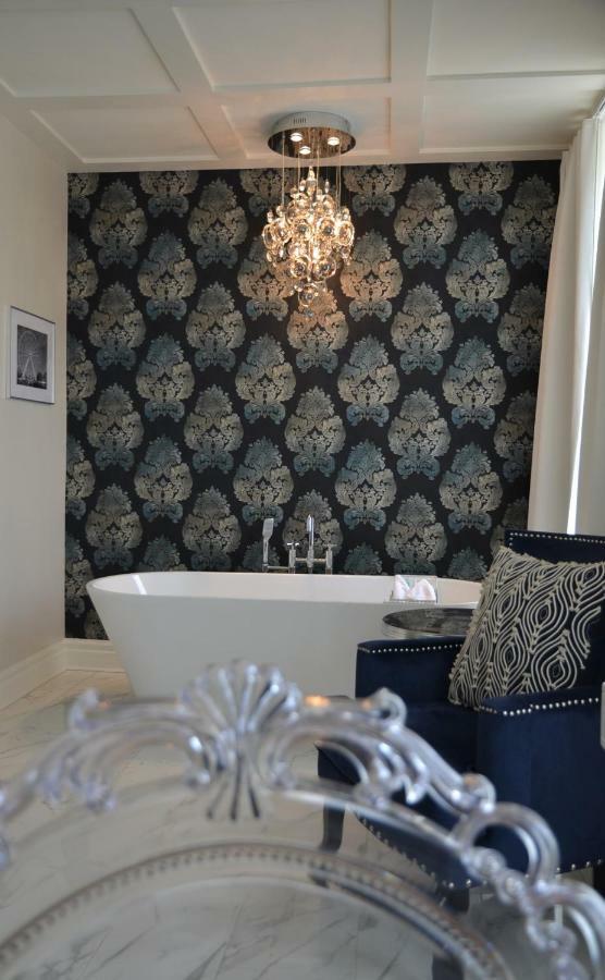 King Suite with Terrace,830718011:JPEG